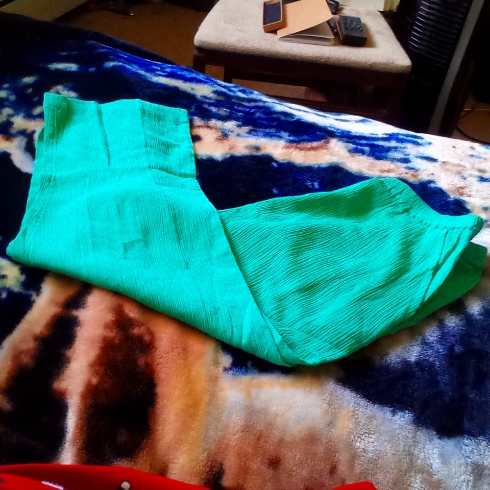 NEW Easy essentials 3/4 cotton pants Size M